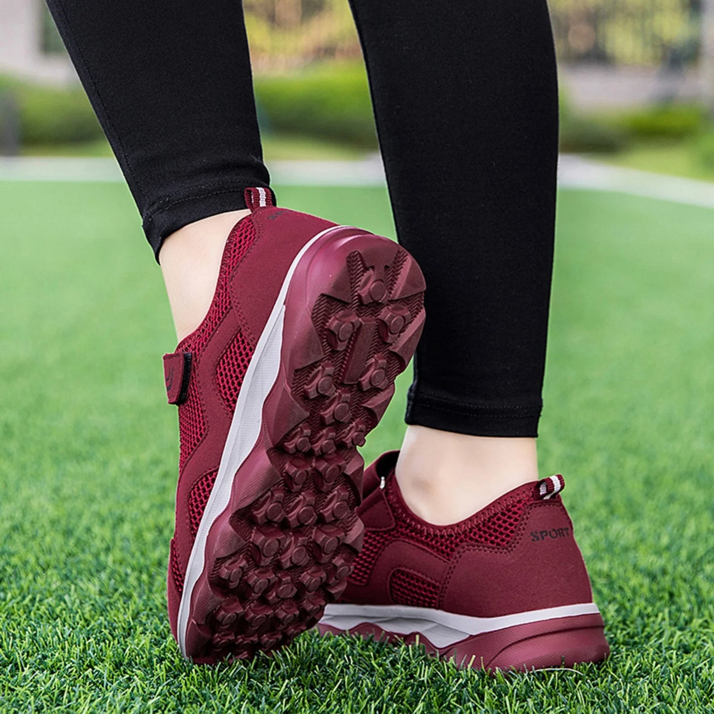 LASUDRAA Women's Shoes Elderly Shoes Mesh Comfortable Lightweight Middle-aged Elderly Walking Sneakers