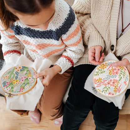 3 Pack Embroidery Kit for Beginners, Sewing Cross Stitch Starter Set with Flowers and Plants Pattern Stamped Cloth Hoops Threads and Needles, DIY Handmade Sewing Crafts