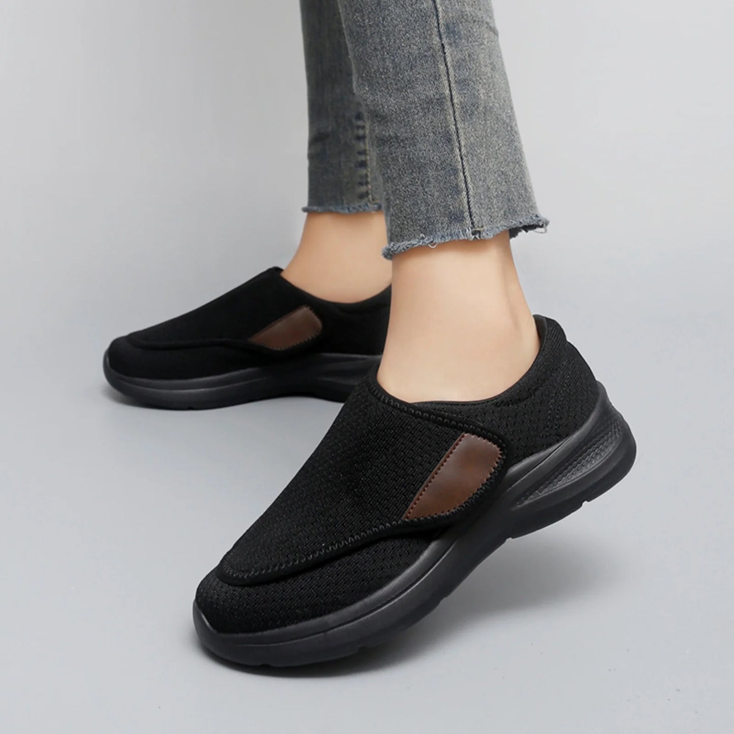 LASUDRAA Diabetic Adjustable Women Shoes Lightweight Velcro Sneakers for Swollen feet Black Size 9